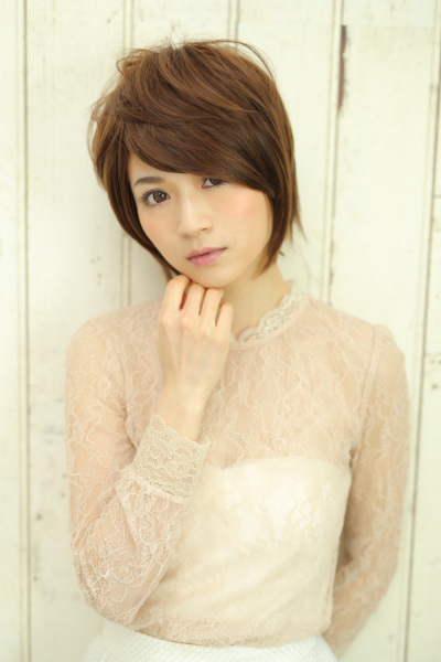 773　美月Ｓウィッグ付最短 エアリーサイドショート｜ウィッグのことならブライトララ